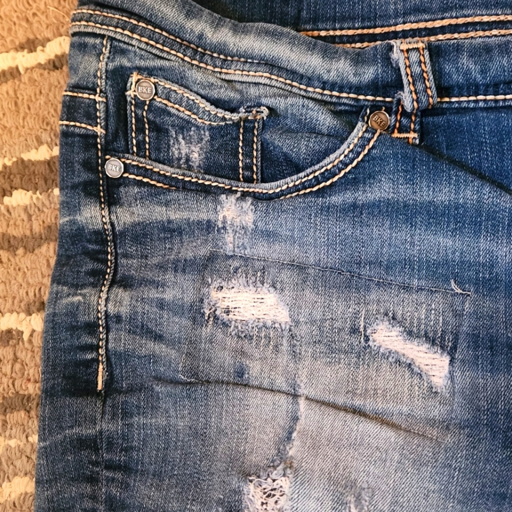 BKE Payton Faded Blue Distressed Denim Shorts- Womens Size 36- Stretch - Picture 8 of 11